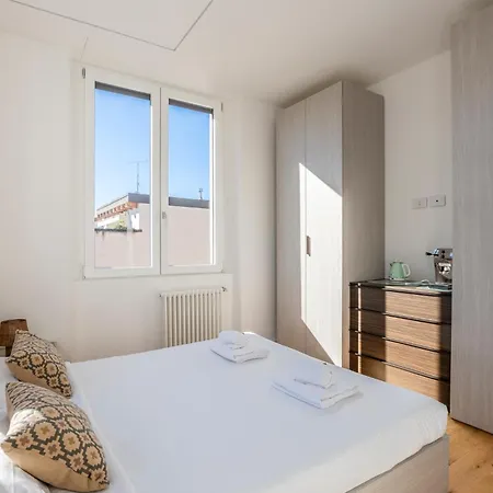 Marche 93 - M3 Maciachini - 10 Min Isola & Centrale Apartamento Milán